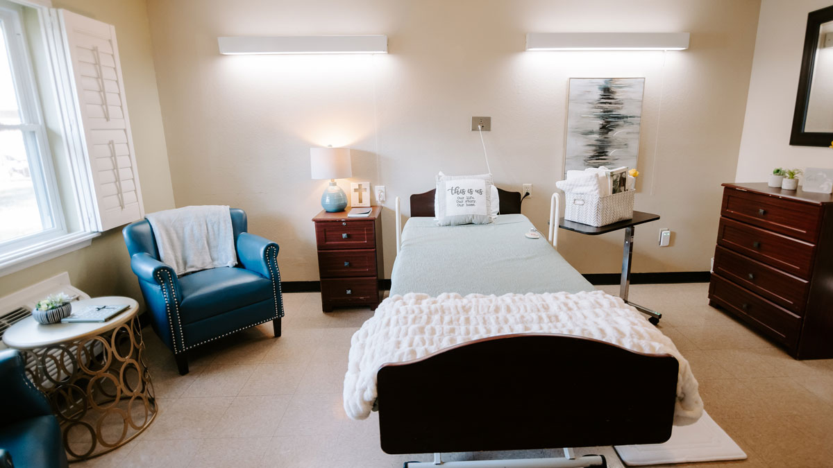 Patient Room at Pleasant Valley Rehabilitation and Nursing Center